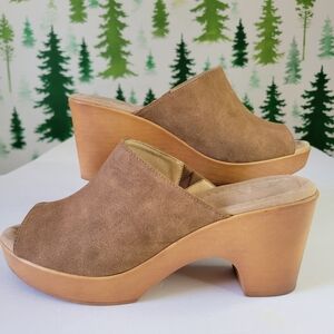 CL By Laundry Allison Platform Mules.
